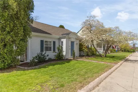 73 Granite St, Westerly, RI 02891 photo 2