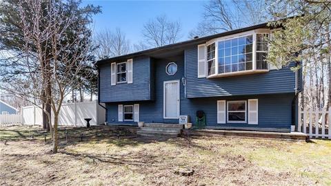 73 Pinecrest Dr, Exeter, RI 02822 photo 1