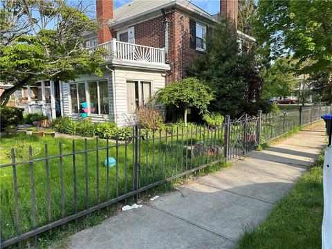 558 Pleasant Valley Pkwy, Providence, RI 02908