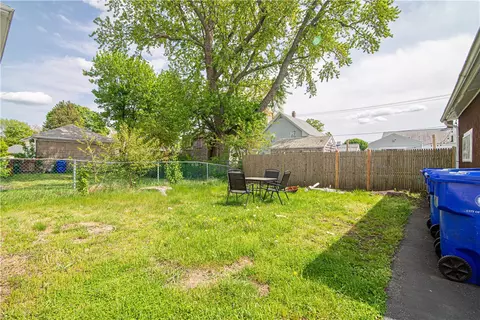 131 Pullen Ave, Pawtucket, RI 02861 photo 3