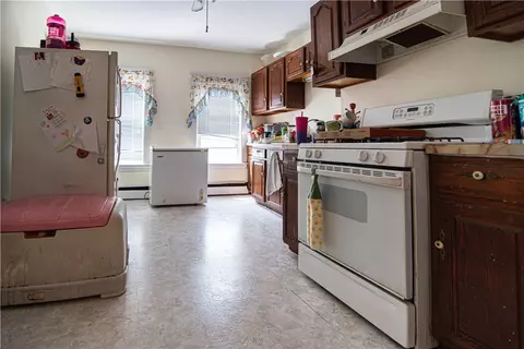 131 Pullen Ave, Pawtucket, RI 02861 photo 22