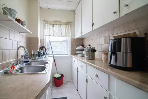 131 Pullen Ave, Pawtucket, RI 02861 photo 18