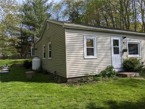 22 Brandon St, Glocester, RI 02814 photo 2