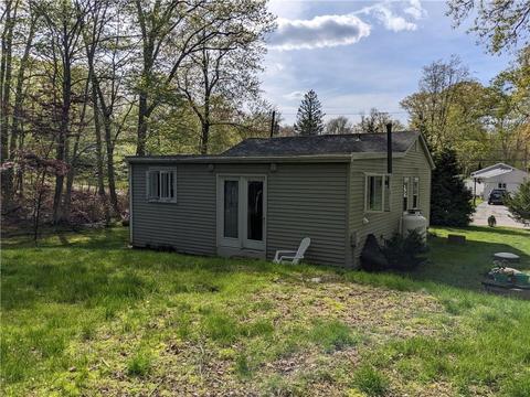 22 Brandon St, Glocester, RI 02814 photo 3