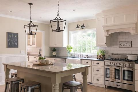 71 Spring St, Hopkinton, RI 02832