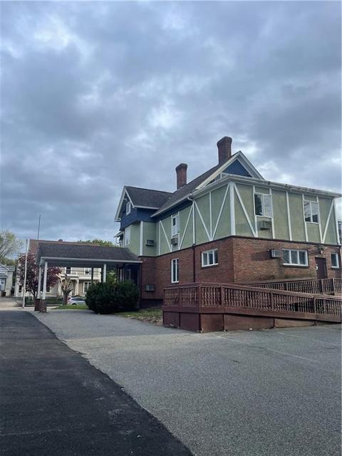 58 Hamlet Ave, Woonsocket, RI 02895 photo 2