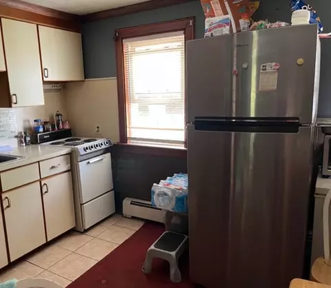 907 Bernon St, Woonsocket, RI 02895 photo 5