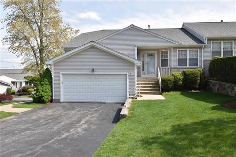 66 Hunters Run Run, North Providence, RI 02904