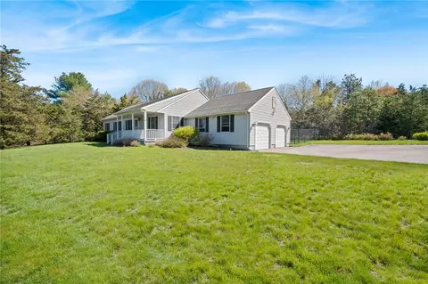 9 Spring Ln, Charlestown, RI 02813
