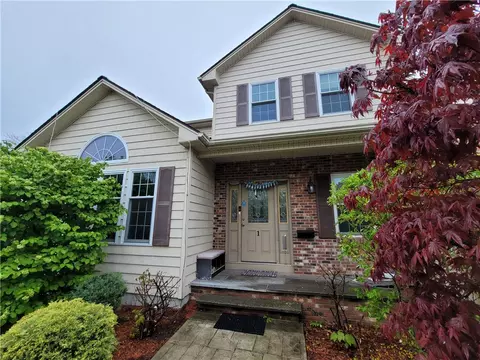 1 Sylvan Rd, Rumford, RI 02916