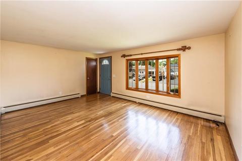 16 Esquire Ave, Warwick, RI 02889 photo 5