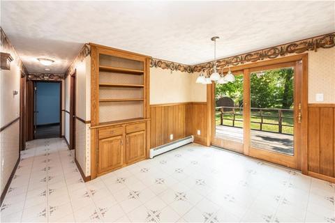 16 Esquire Ave, Warwick, RI 02889 photo 9