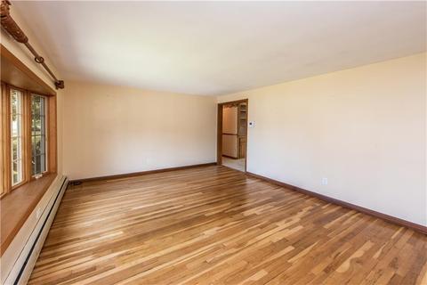 16 Esquire Ave, Warwick, RI 02889 photo 7
