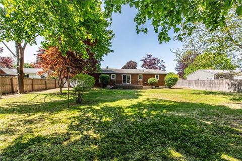 16 Esquire Ave, Warwick, RI 02889 photo 31