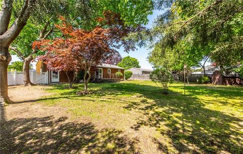 16 Esquire Ave, Warwick, RI 02889 photo 28
