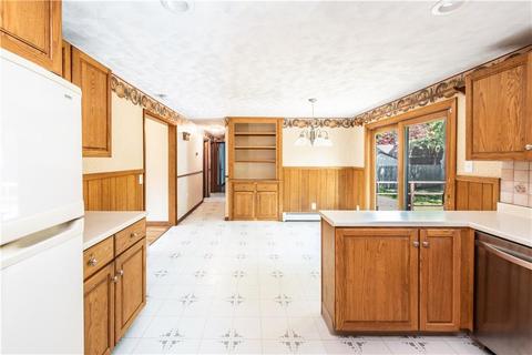 16 Esquire Ave, Warwick, RI 02889 photo 12