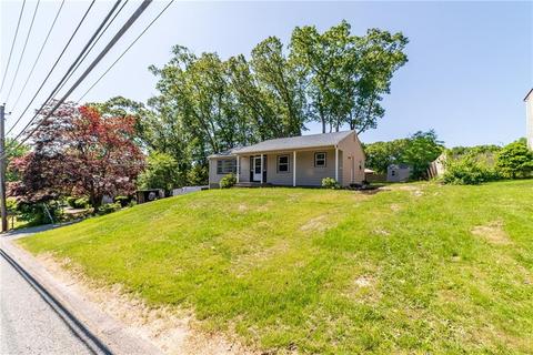 45 Bear Hill Rd, Cumberland, RI 02864