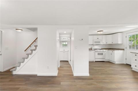 90 Pinegrove Ave, Warwick, RI 02889 photo 2
