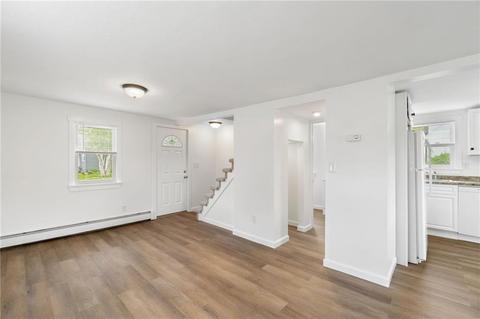 90 Pinegrove Ave, Warwick, RI 02889 photo 3