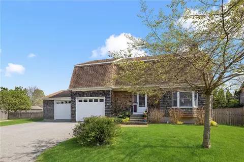 9 Xavier Ter, Newport, RI 02840