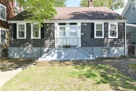69 Church St, Bristol, RI 02809