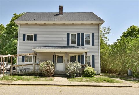 4 Cushing St, Cumberland, RI 02864