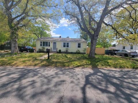4 Wayne St, Warwick, RI 02889 photo 2