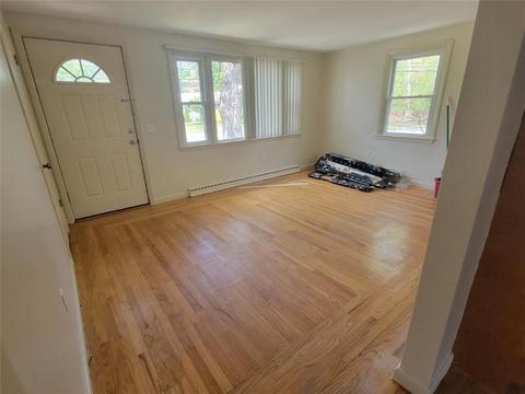 4 Wayne St, Warwick, RI 02889 photo 4