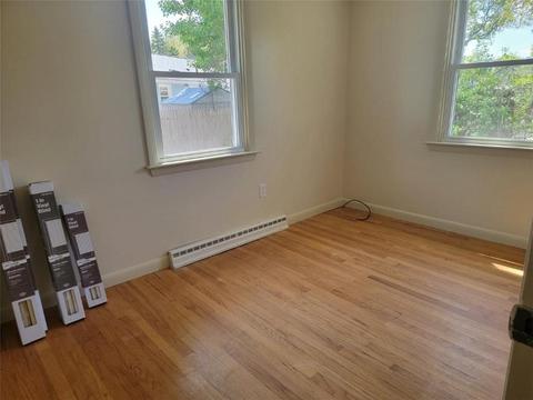 4 Wayne St, Warwick, RI 02889 photo 8