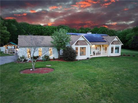 81 Fawns Run, North Kingstown, RI 02852