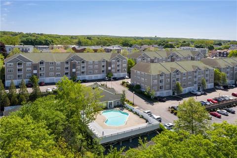90 Mill St #304, Woonsocket, RI 02895