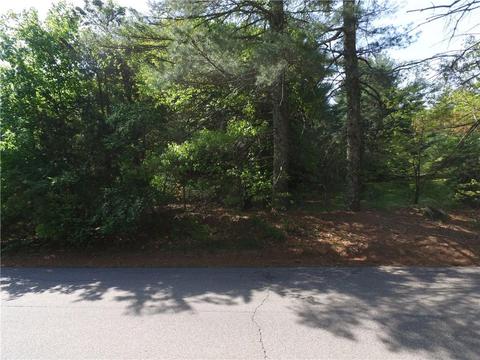 3 Causeway St, Millis, MA 02054