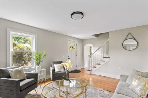 46 Crest Ave, Warwick, RI 02886 photo 10