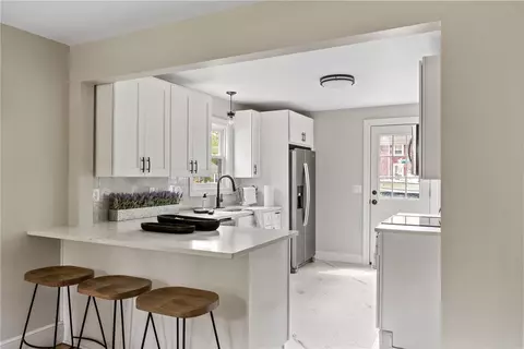 46 Crest Ave, Warwick, RI 02886 photo 3