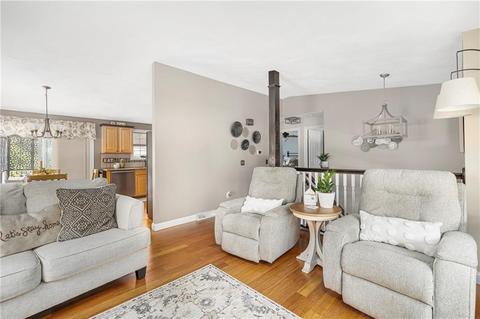 25 Gateway Ct, Warwick, RI 02889 photo 8