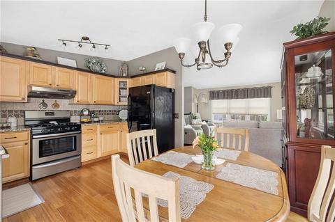 25 Gateway Ct, Warwick, RI 02889 photo 12