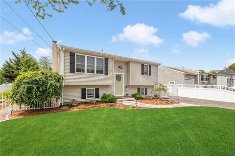 25 Gateway Ct, Warwick, RI 02889 photo 6
