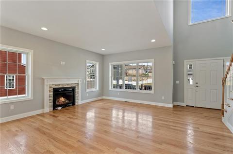 460 Louise St, Woonsocket, RI 02895 photo 4