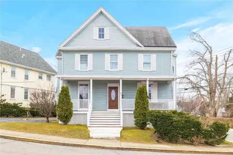 22 Summer St, Newport, RI 02840