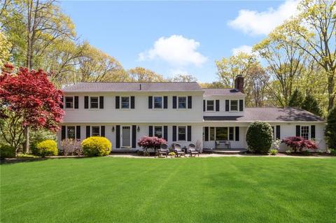 125 Crystal Dr, East Greenwich, RI 02818