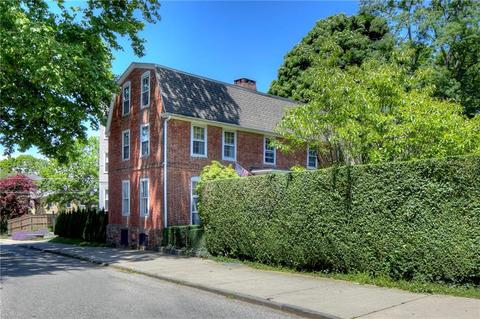 104 Mill St, Newport, RI 02840