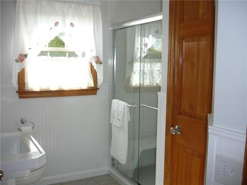 91 Oxford Ave, Woonsocket, RI 02895 photo 12