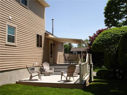 91 Oxford Ave, Woonsocket, RI 02895 photo 4