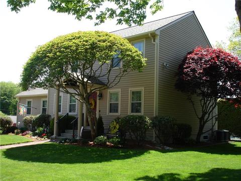 91 Oxford Ave, Woonsocket, RI 02895 photo 13