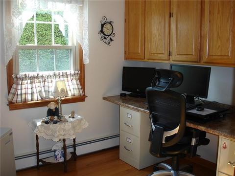 91 Oxford Ave, Woonsocket, RI 02895 photo 11