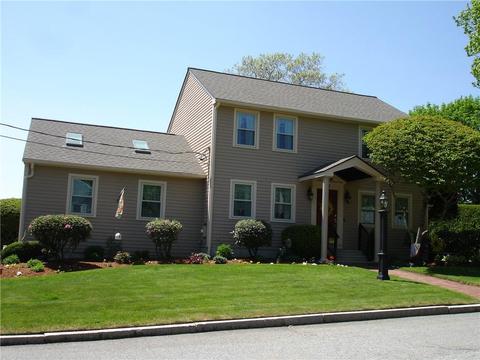 91 Oxford Ave, Woonsocket, RI 02895