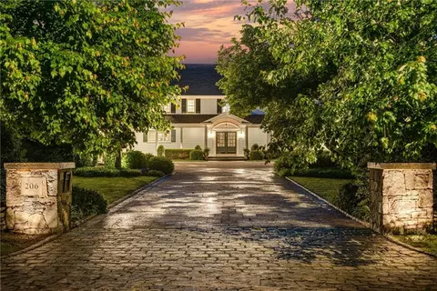 206 Rumstick Rd, Barrington, RI 02806