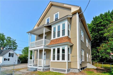 98 Bellingham St, Woonsocket, RI 02895