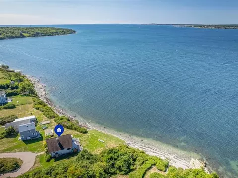2 Arnold St, Jamestown, RI 02835