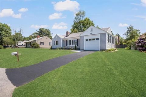 118 Howie Ave, Warwick, RI 02888